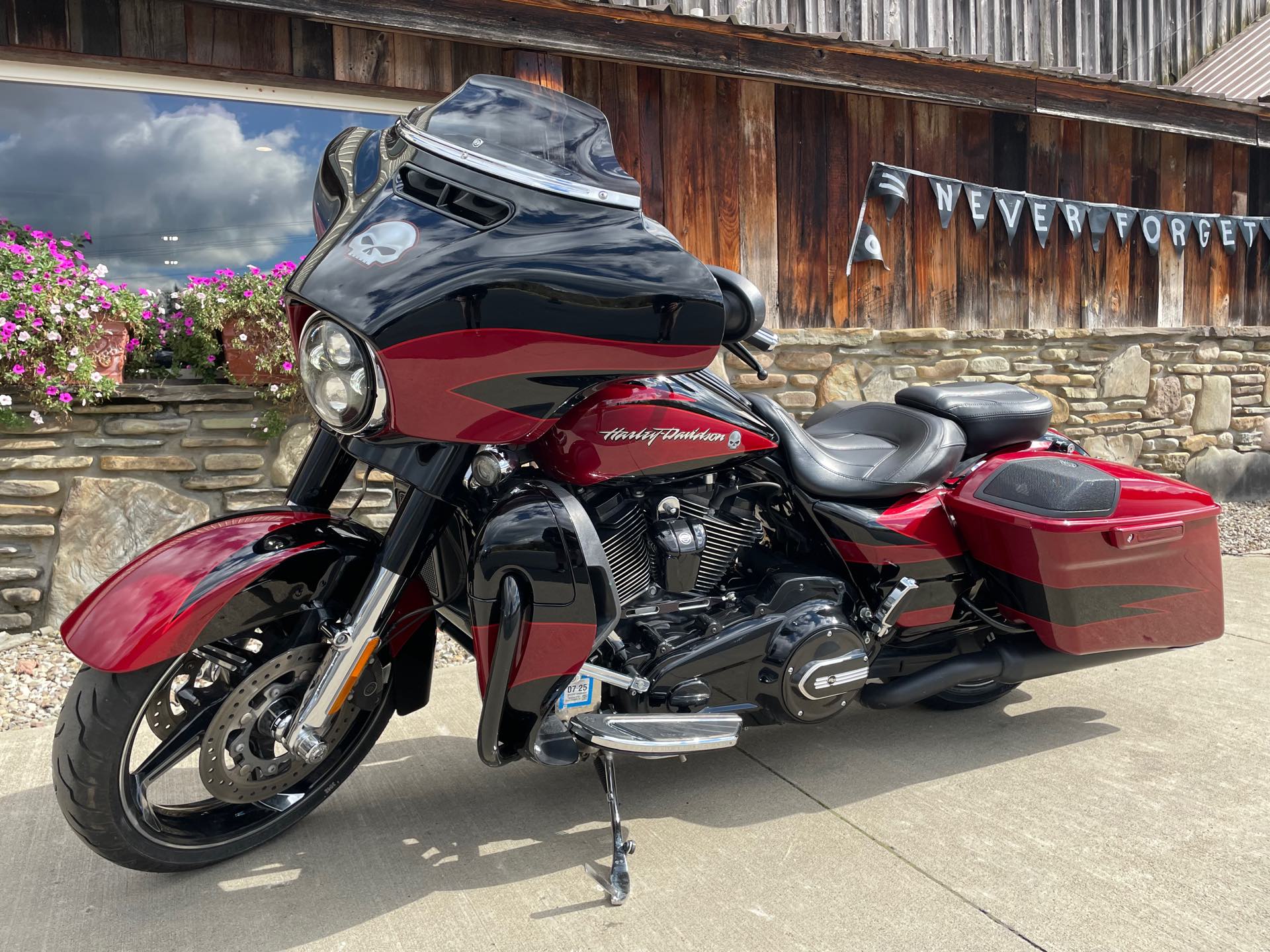 2017 Harley-Davidson Street Glide CVO Street Glide at Arkport Cycles