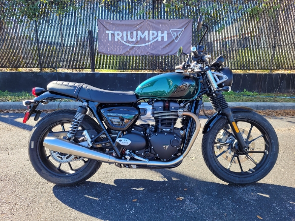 2024 Triumph Speed Twin 900 Stealth Edition at Tampa Triumph, Tampa, FL 33614