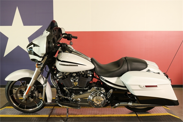 2023 Harley-Davidson Street Glide Base at Texas Harley