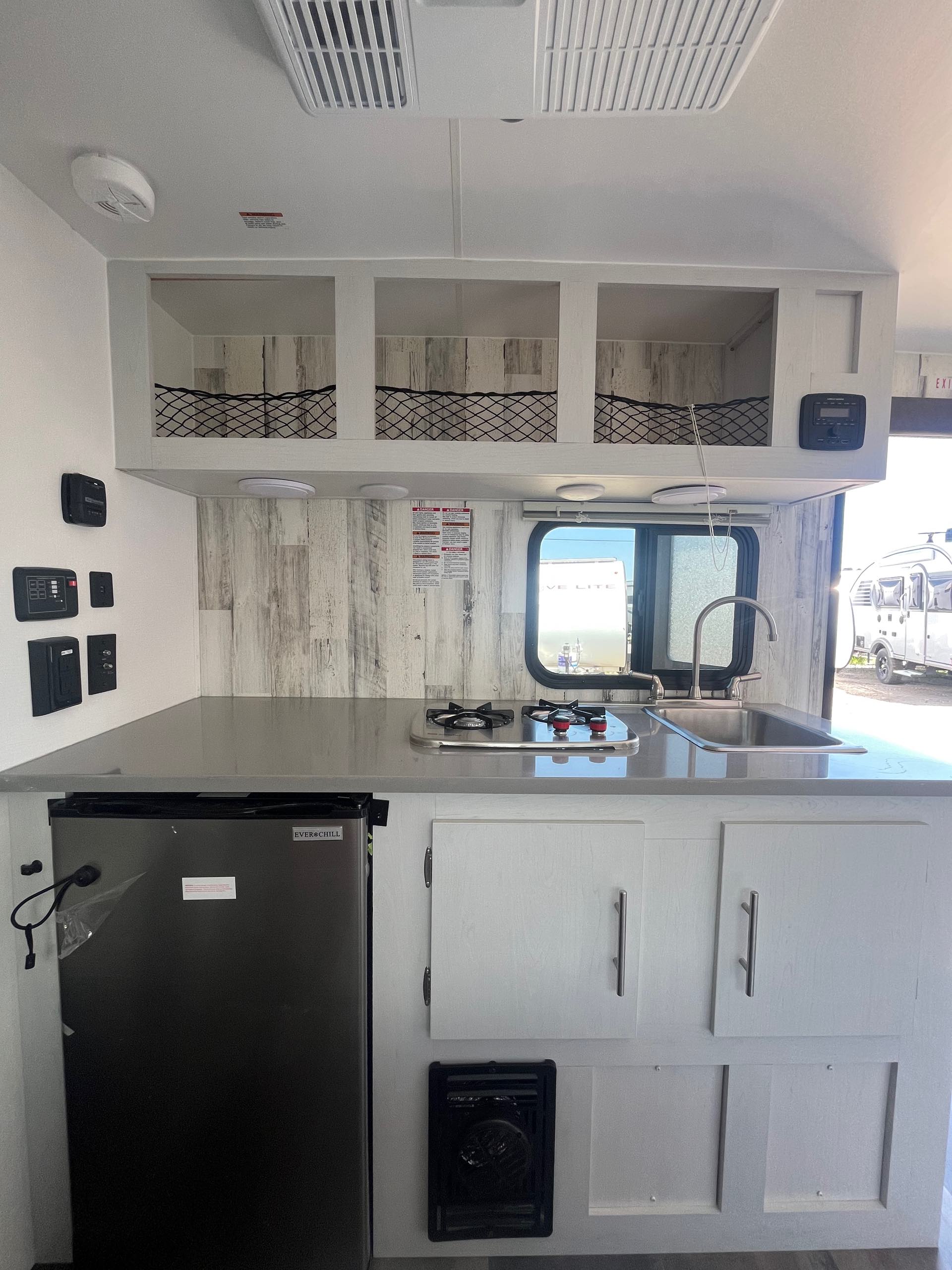 2023 ROVE LITE 16RB at Prosser's Premium RV Outlet