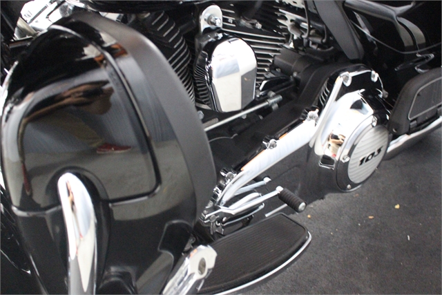 2011 Harley-Davidson Electra Glide Ultra Limited at Suburban Motors Harley-Davidson