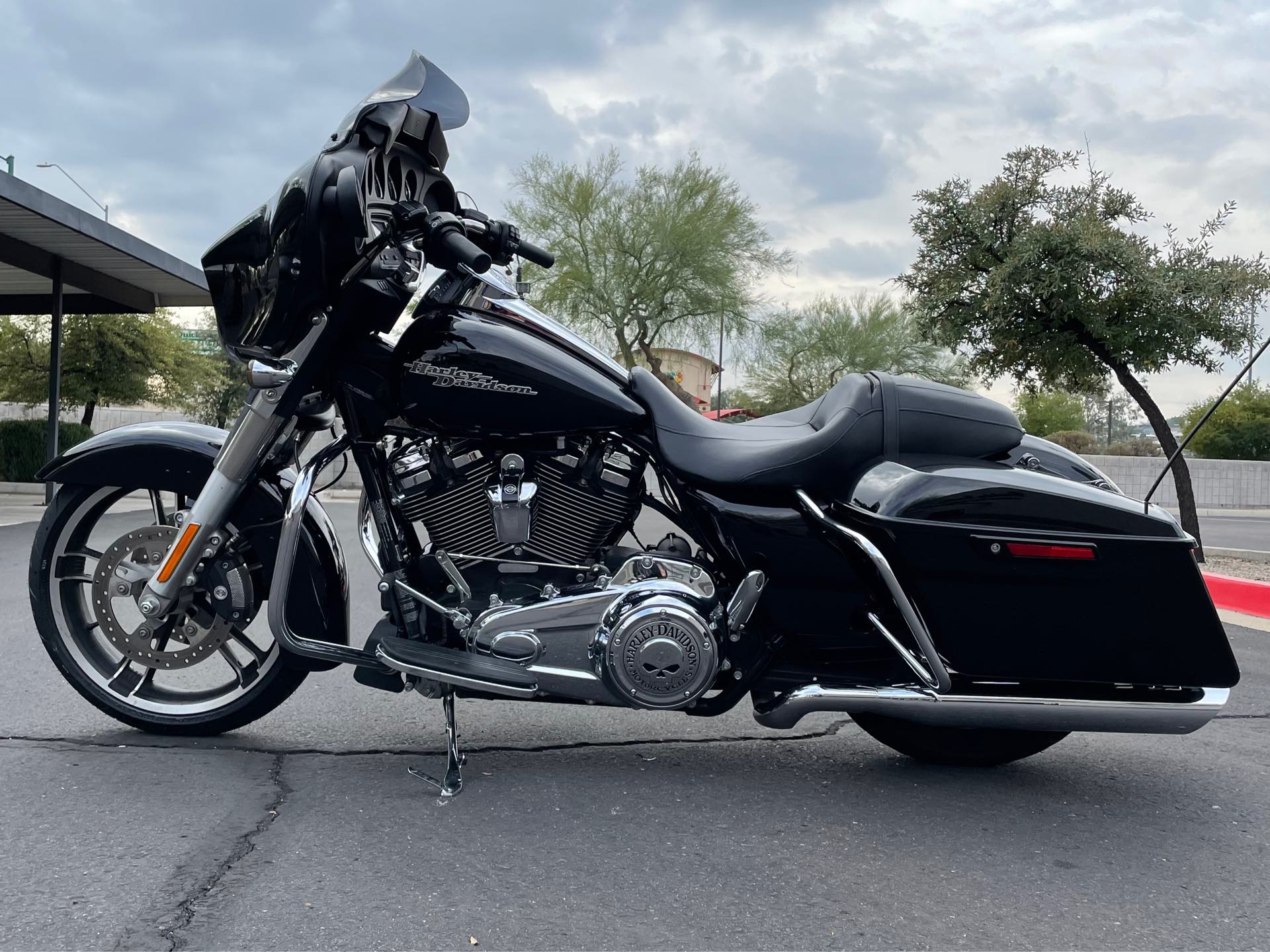 2017 Harley-Davidson Street Glide Base at Buddy Stubbs Arizona Harley-Davidson