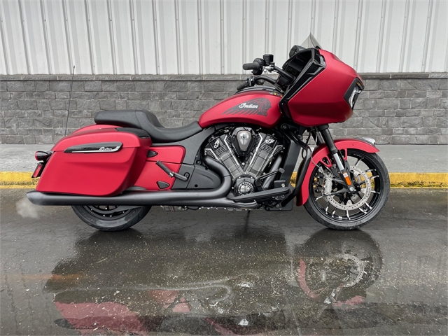 2024 Indian Motorcycle Challenger Dark Horse with PowerBand Audio Package at Lynnwood Motoplex, Lynnwood, WA 98037