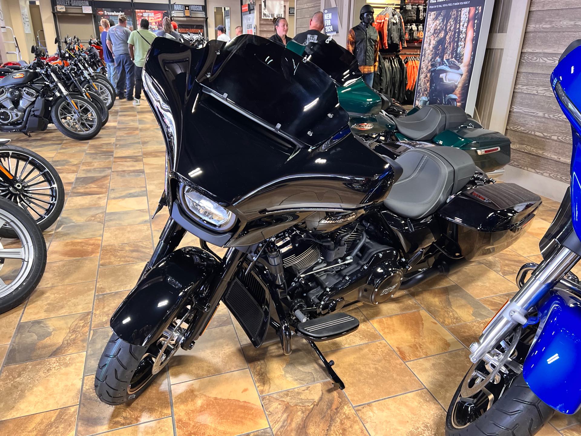 2024 Harley-Davidson Street Glide Base at Man O'War Harley-Davidson®