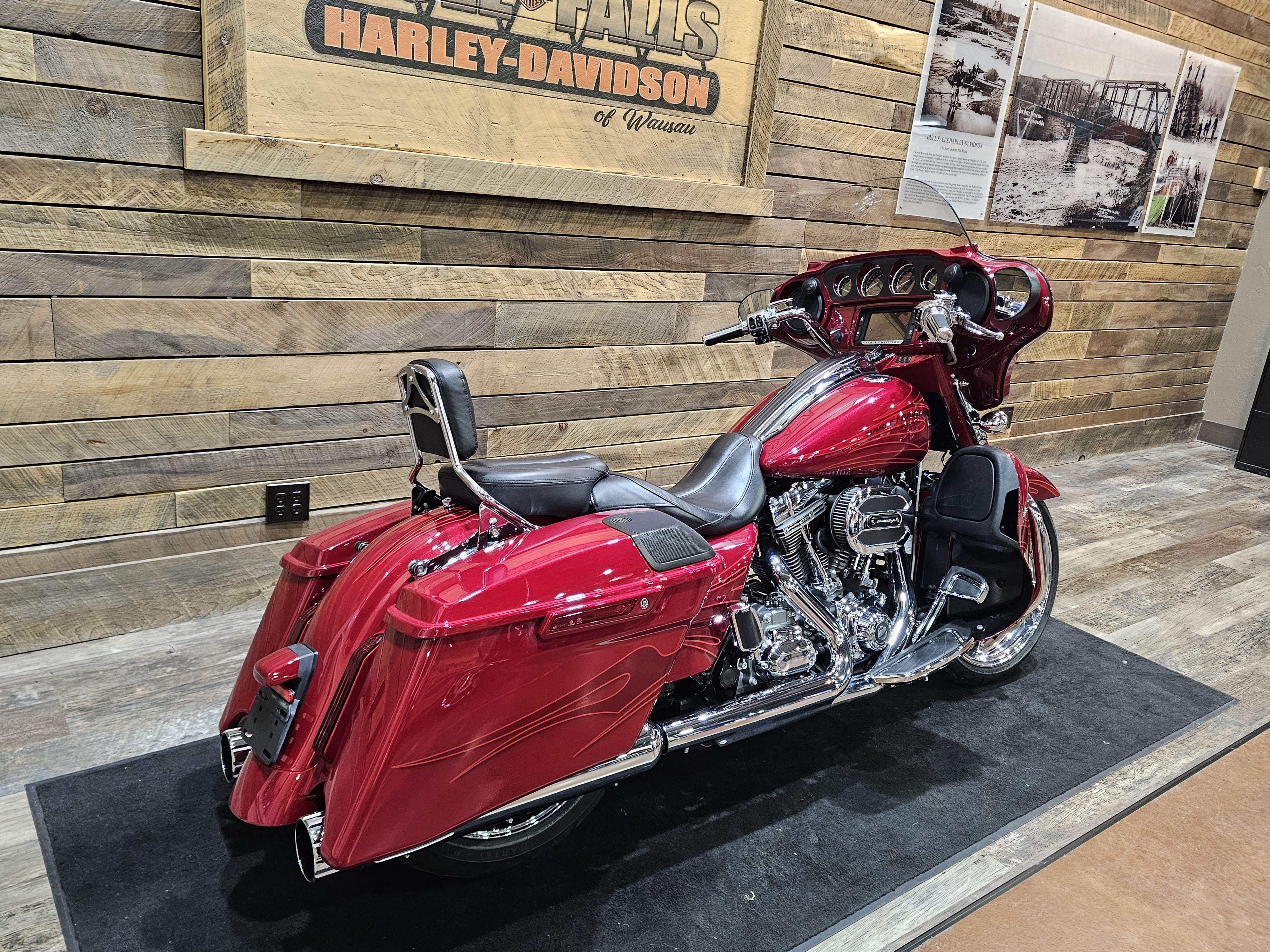 2016 Harley-Davidson Street Glide CVO Street Glide at Bull Falls Harley-Davidson