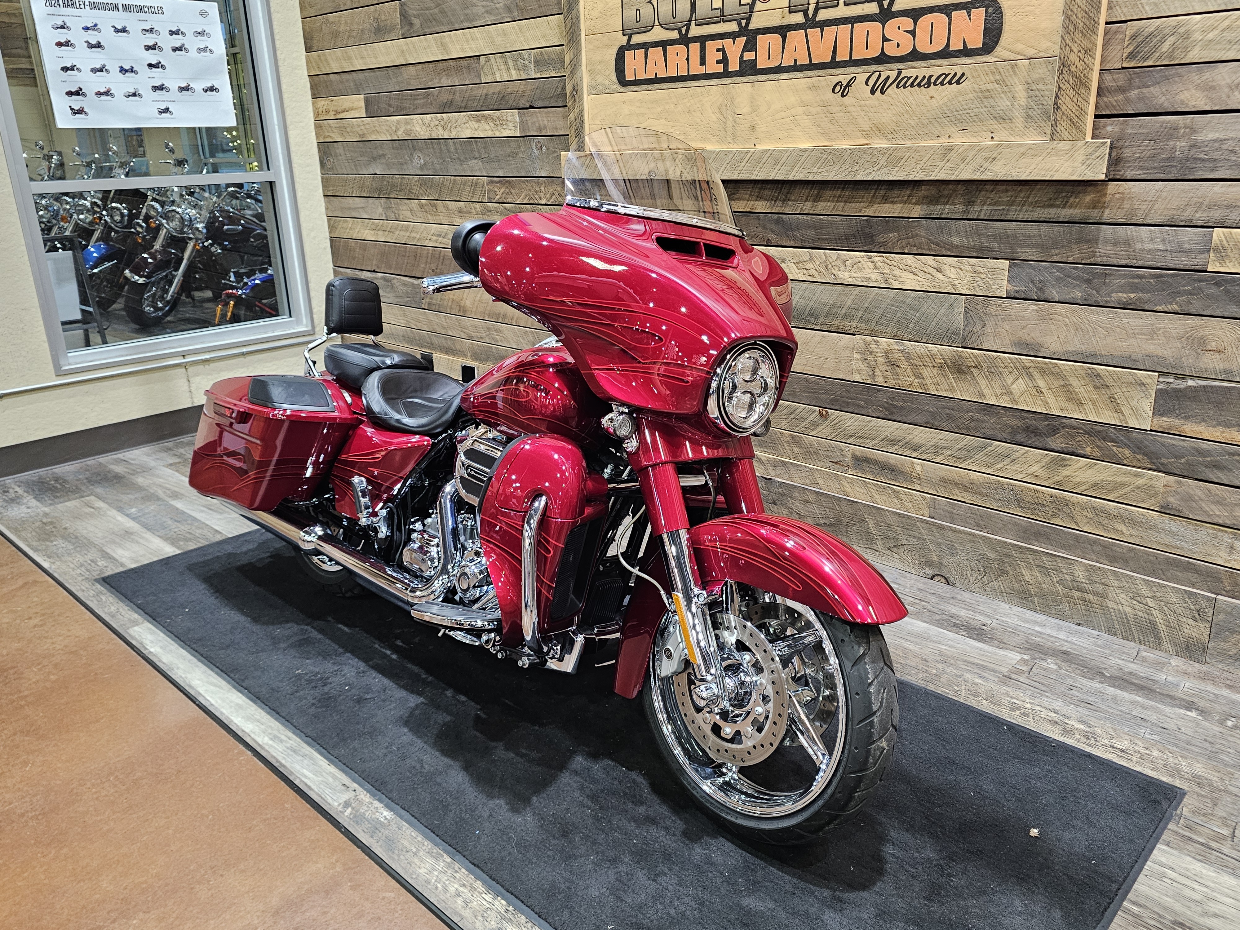 2016 Harley-Davidson Street Glide CVO Street Glide at Bull Falls Harley-Davidson