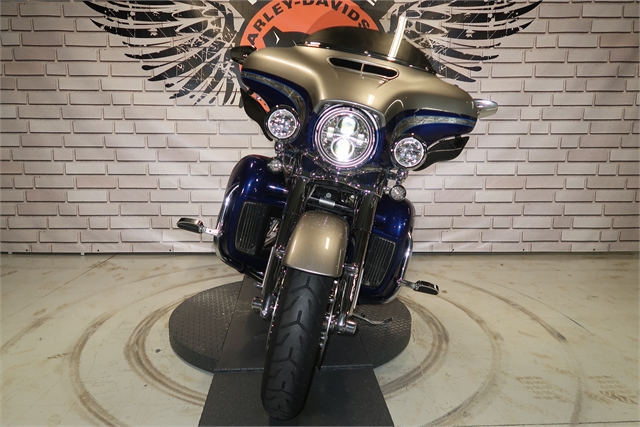 2016 Harley-Davidson Electra Glide CVO Limited at Wolverine Harley-Davidson