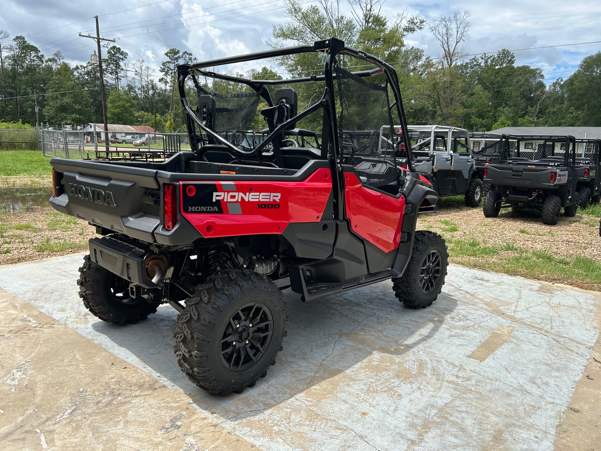 2024 HONDA SXS10M3DR Deluxe at ATV Zone, LLC