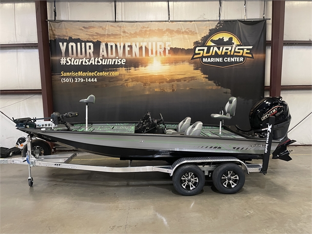 2024 Xpress Boats X19 Pro at Sunrise Marine Center