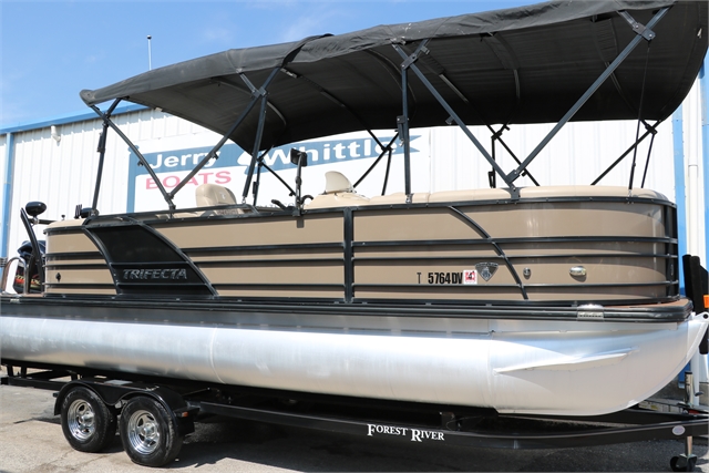 2018 Trifecta 23RFE Tri-toon at Jerry Whittle Boats