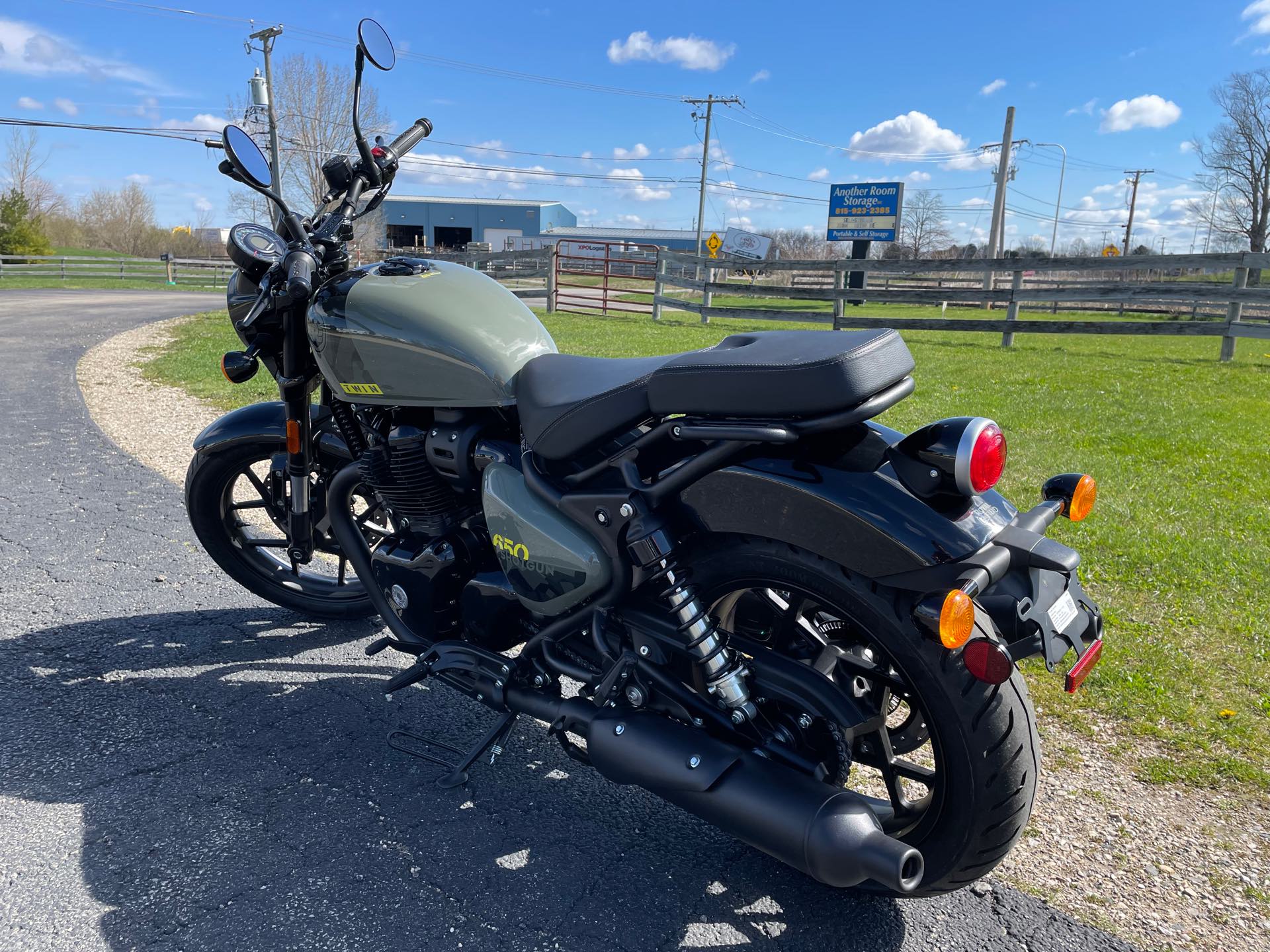 2024 Royal Enfield Shotgun 650 at Randy's Cycle