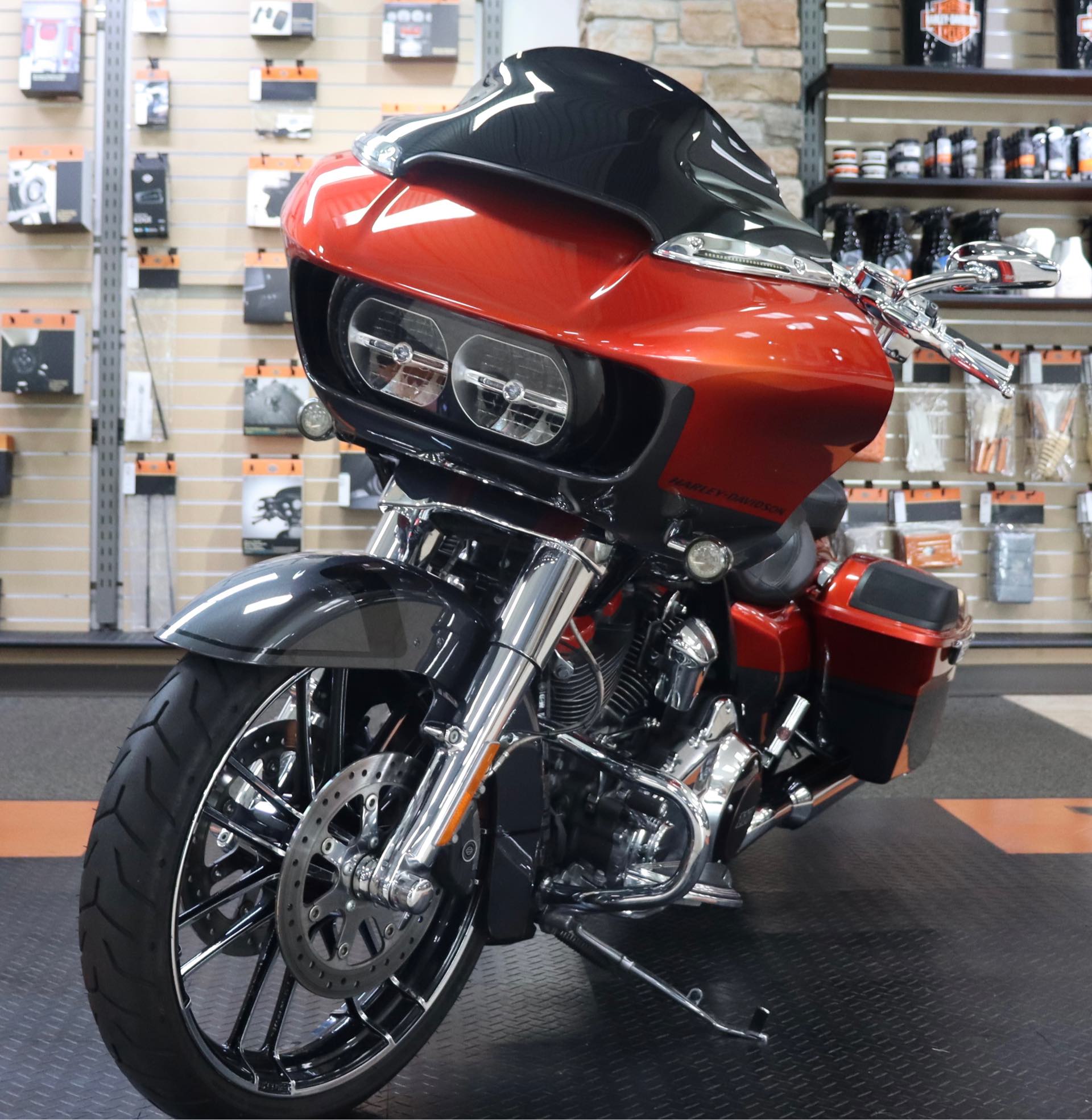 2018 Harley-Davidson Road Glide CVOT Road Glide at Destination Harley-Davidson®, Silverdale, WA 98383