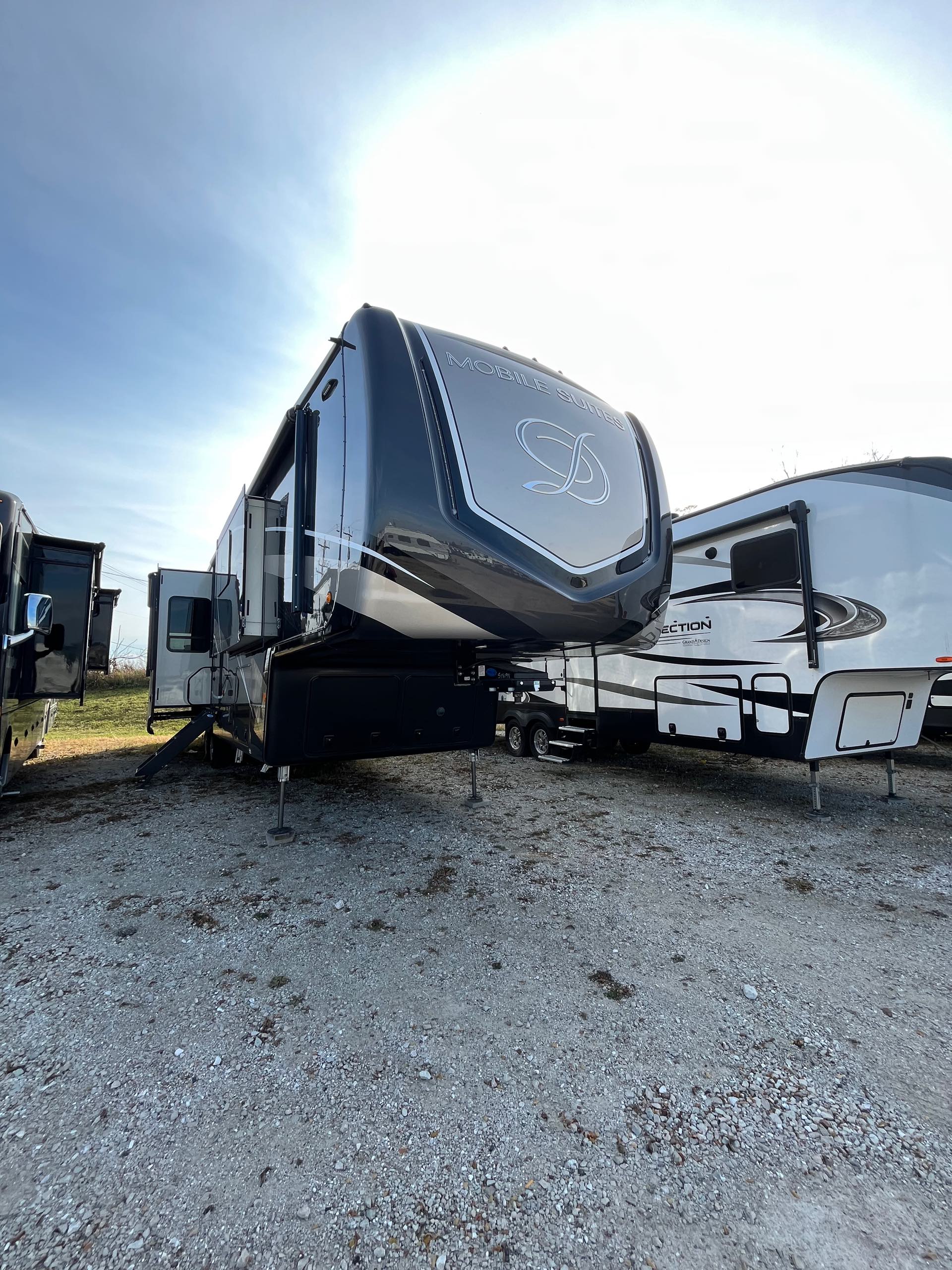 2023 DRV Mobile Suites MS 39DBRS3 at Prosser's Premium RV Outlet