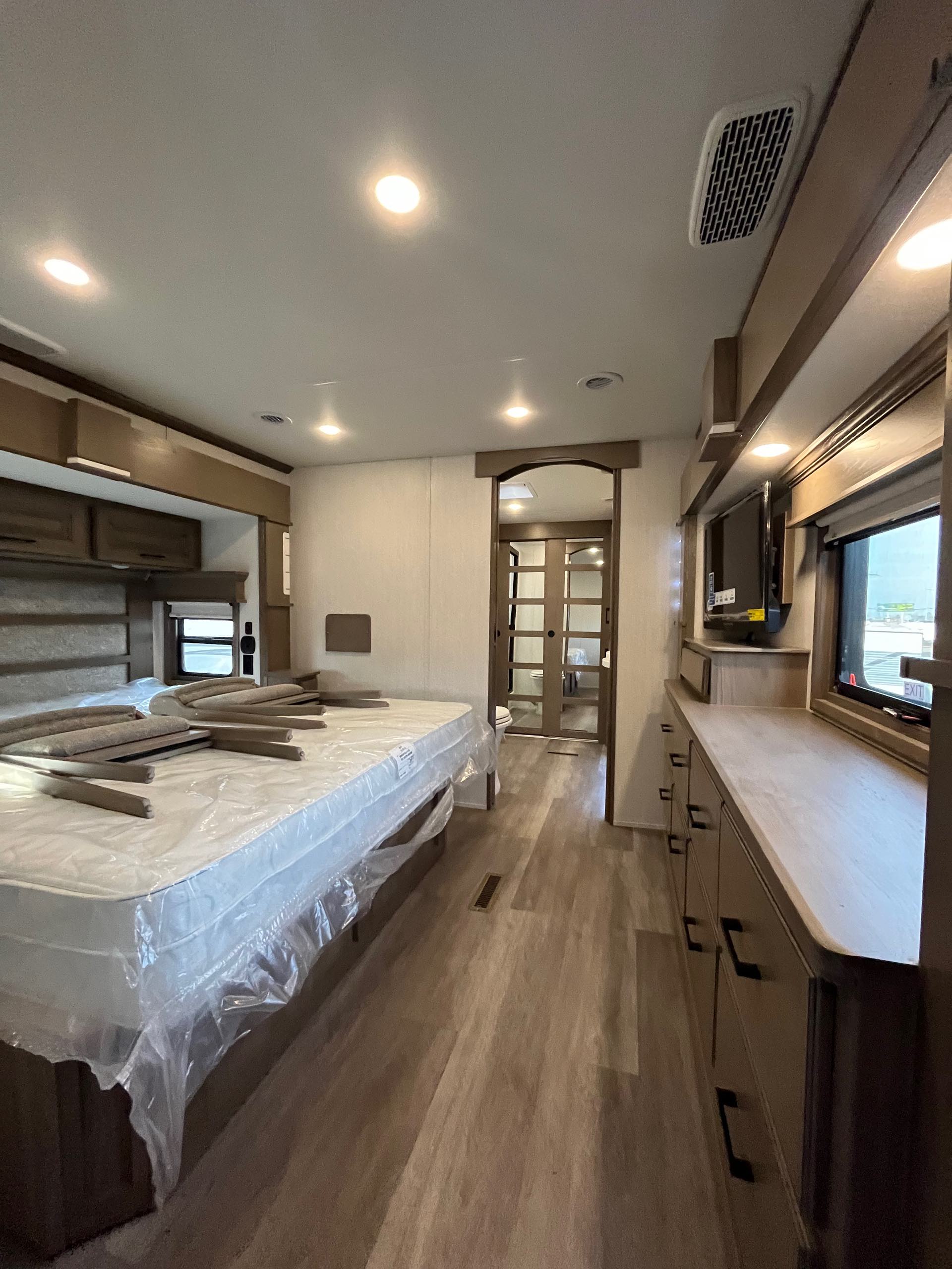 2023 DRV Mobile Suites MS 39DBRS3 at Prosser's Premium RV Outlet