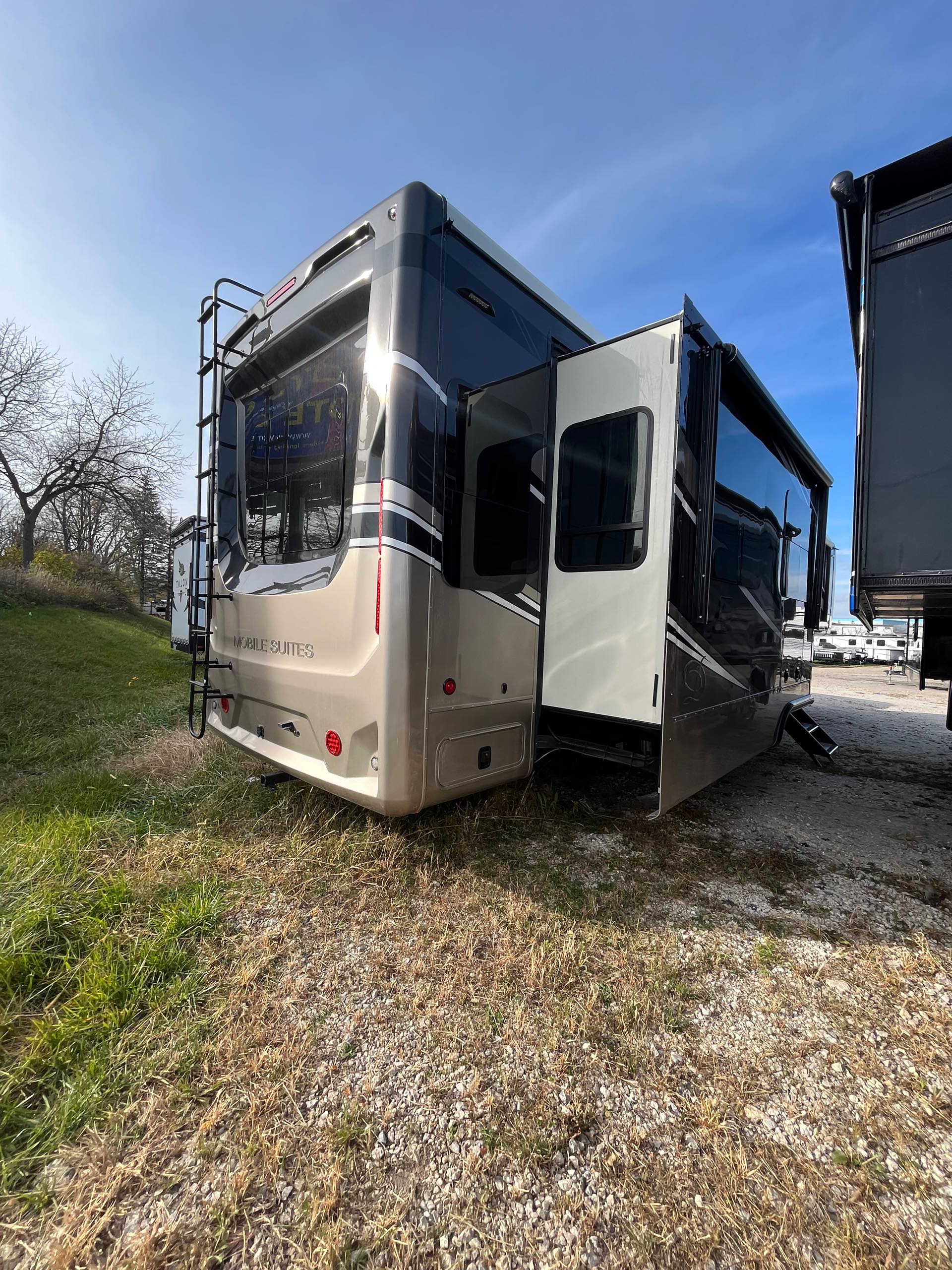 2023 DRV Mobile Suites MS 39DBRS3 at Prosser's Premium RV Outlet