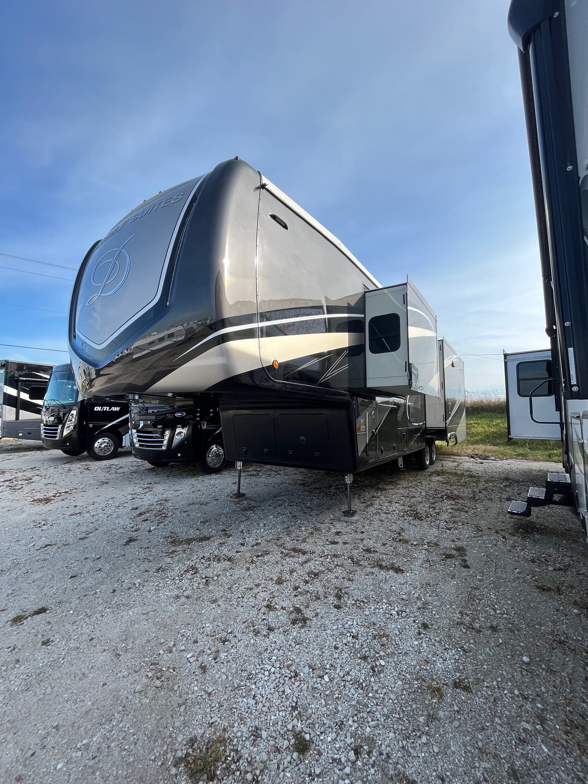 2023 DRV Mobile Suites MS 39DBRS3 at Prosser's Premium RV Outlet