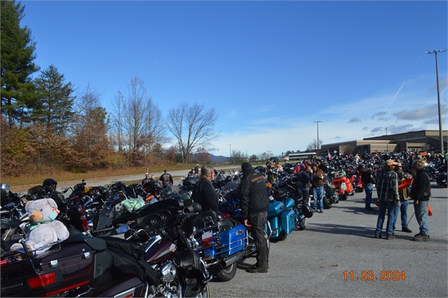 2024 Nov 23 24th Annual Henderson County Toy Run Photos at Smoky Mountain HOG