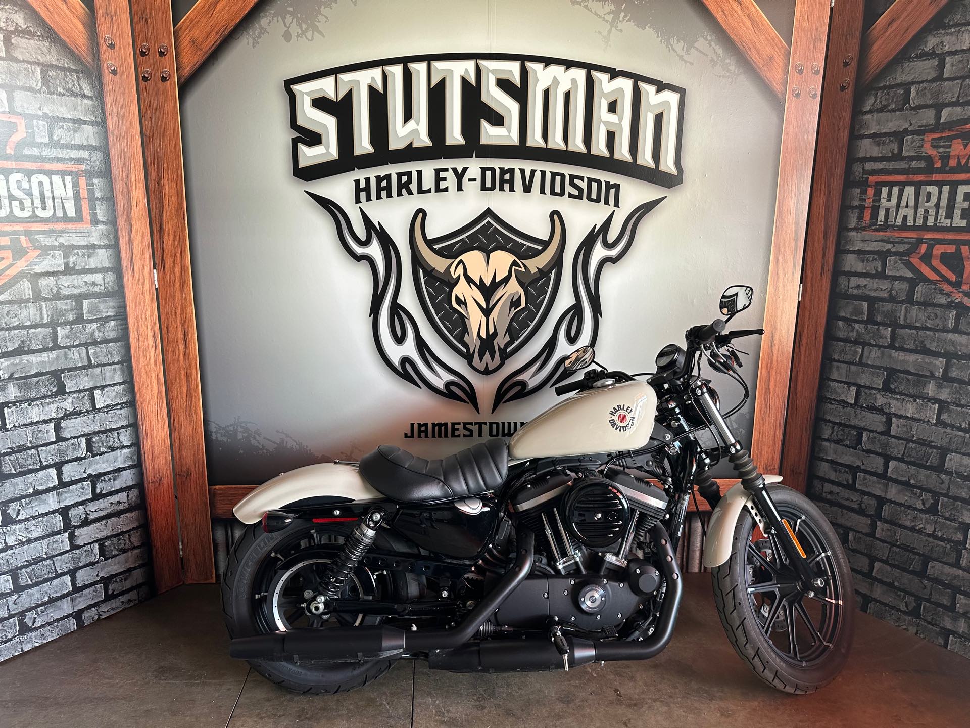 2022 Harley-Davidson Sportster Iron 883 at Stutsman Harley-Davidson