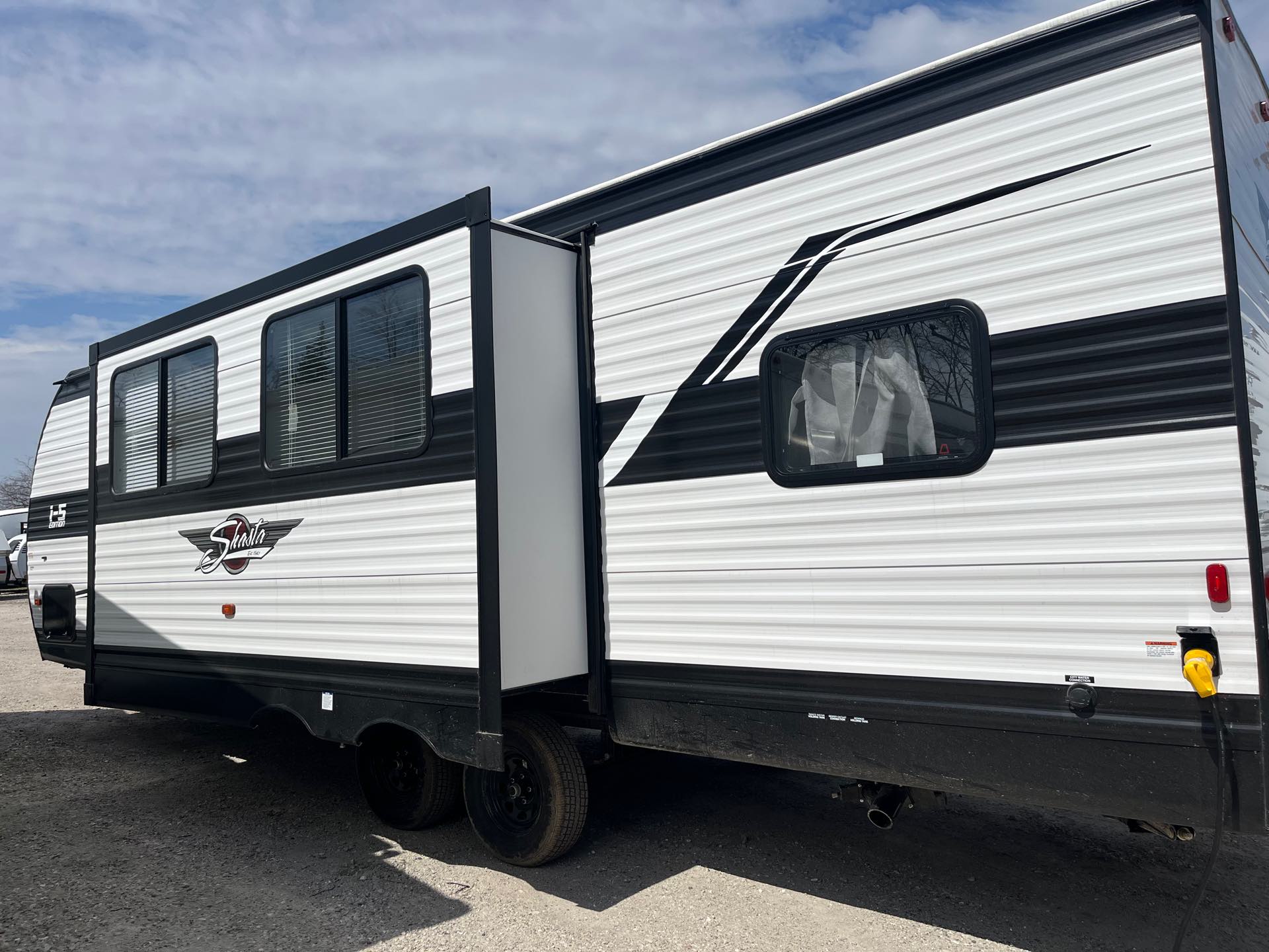 2023 Shasta I-5 526DB at Prosser's Premium RV Outlet