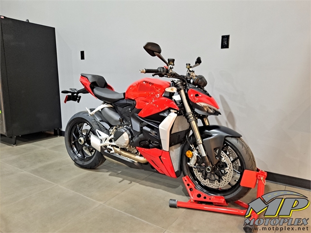 2022 Ducati Streetfighter V2 at Lynnwood Motoplex, Lynnwood, WA 98037