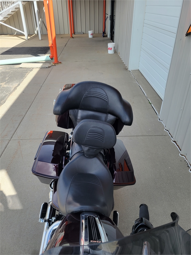 2006 Harley-Davidson Street Glide Base at Deluxe Harley Davidson