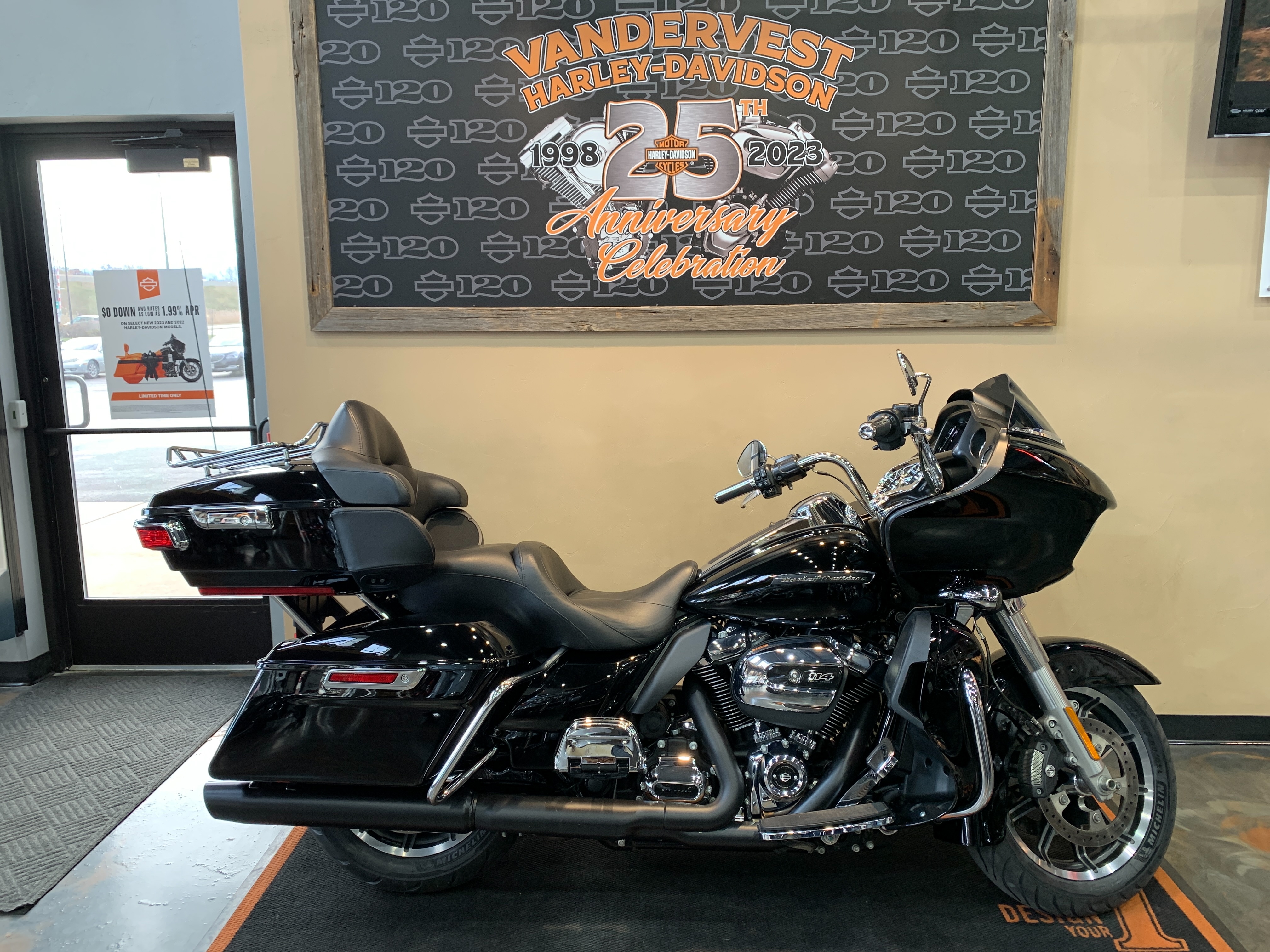2019 Harley-Davidson Road Glide Ultra at Vandervest Harley-Davidson, Green Bay, WI 54303