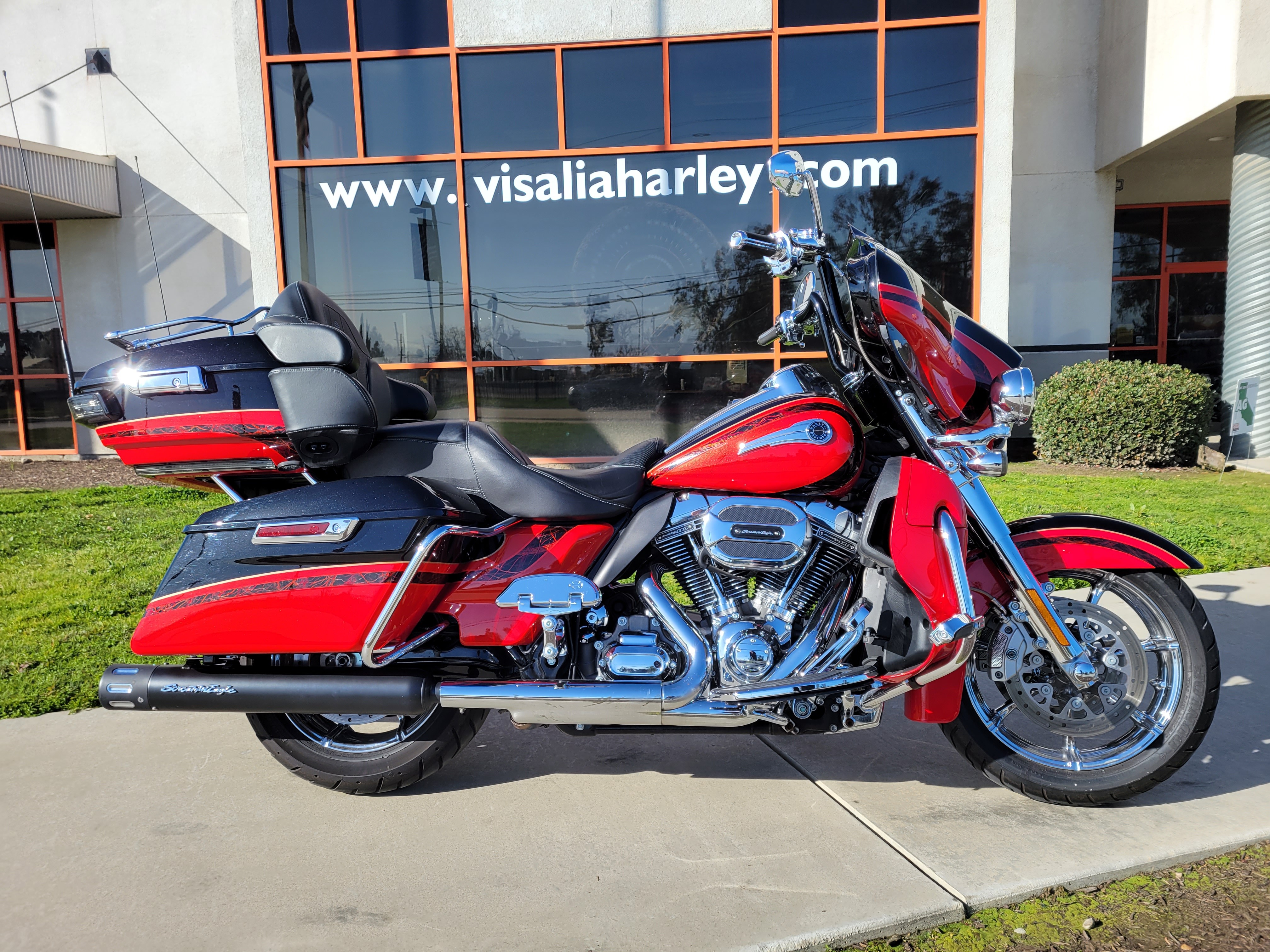 2016 Harley-Davidson Electra Glide CVO Limited at Visalia Harley-Davidson