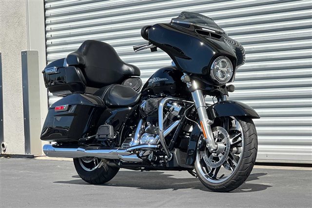 2017 Harley-Davidson Street Glide Special at Clawson Motorsports