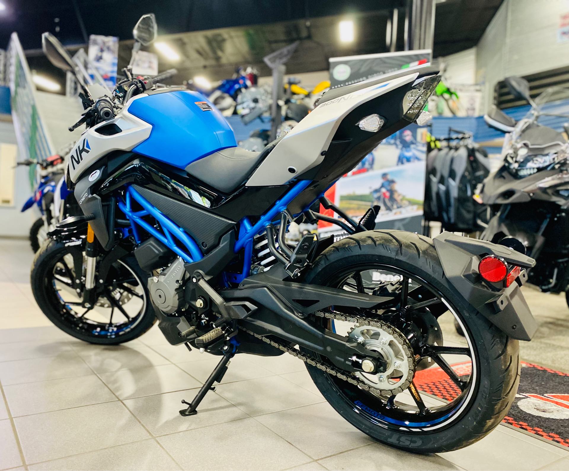 2022 CFMOTO 300 NK at Rod's Ride On Powersports