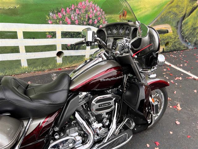 2015 Harley-Davidson Electra Glide CVO Limited at Man O'War Harley-Davidson®