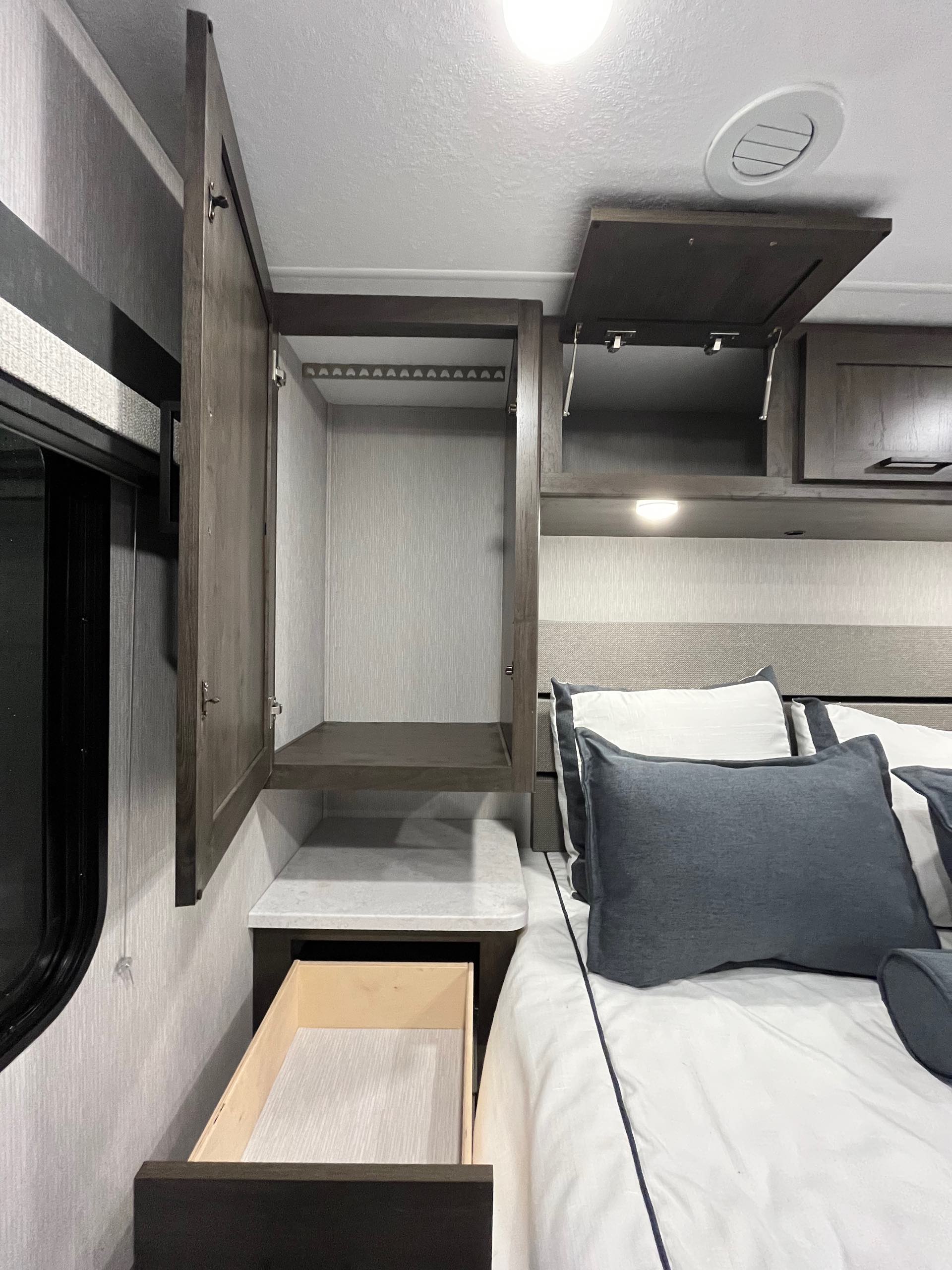 2023 Coachmen Pursuit 27XPS at Prosser's Premium RV Outlet