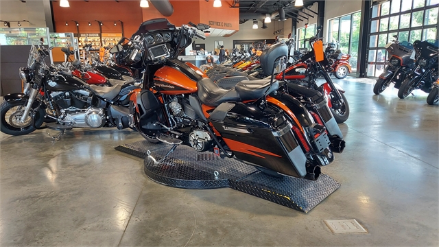 2017 Harley-Davidson Street Glide CVO Street Glide at Keystone Harley-Davidson