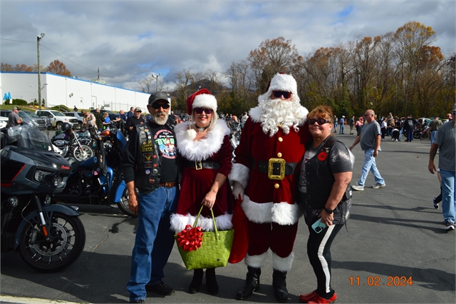 2024 Santa Selfies Photos at Smoky Mountain HOG