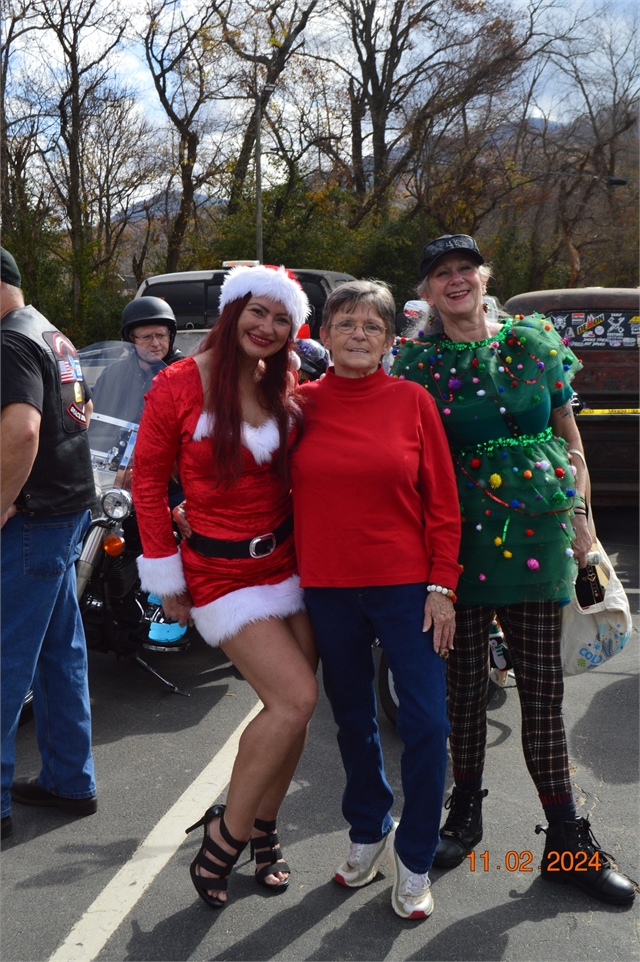 2024 Santa Selfies Photos at Smoky Mountain HOG