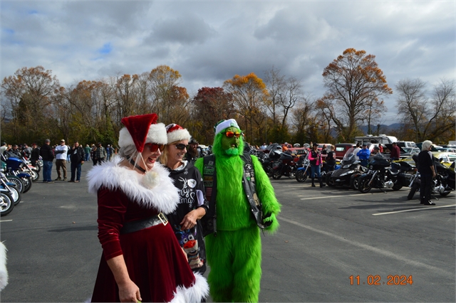 2024 Santa Selfies Photos at Smoky Mountain HOG