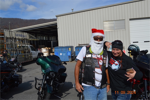 2024 Santa Selfies Photos at Smoky Mountain HOG