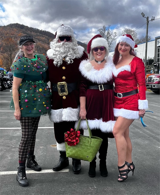 2024 Santa Selfies Photos at Smoky Mountain HOG