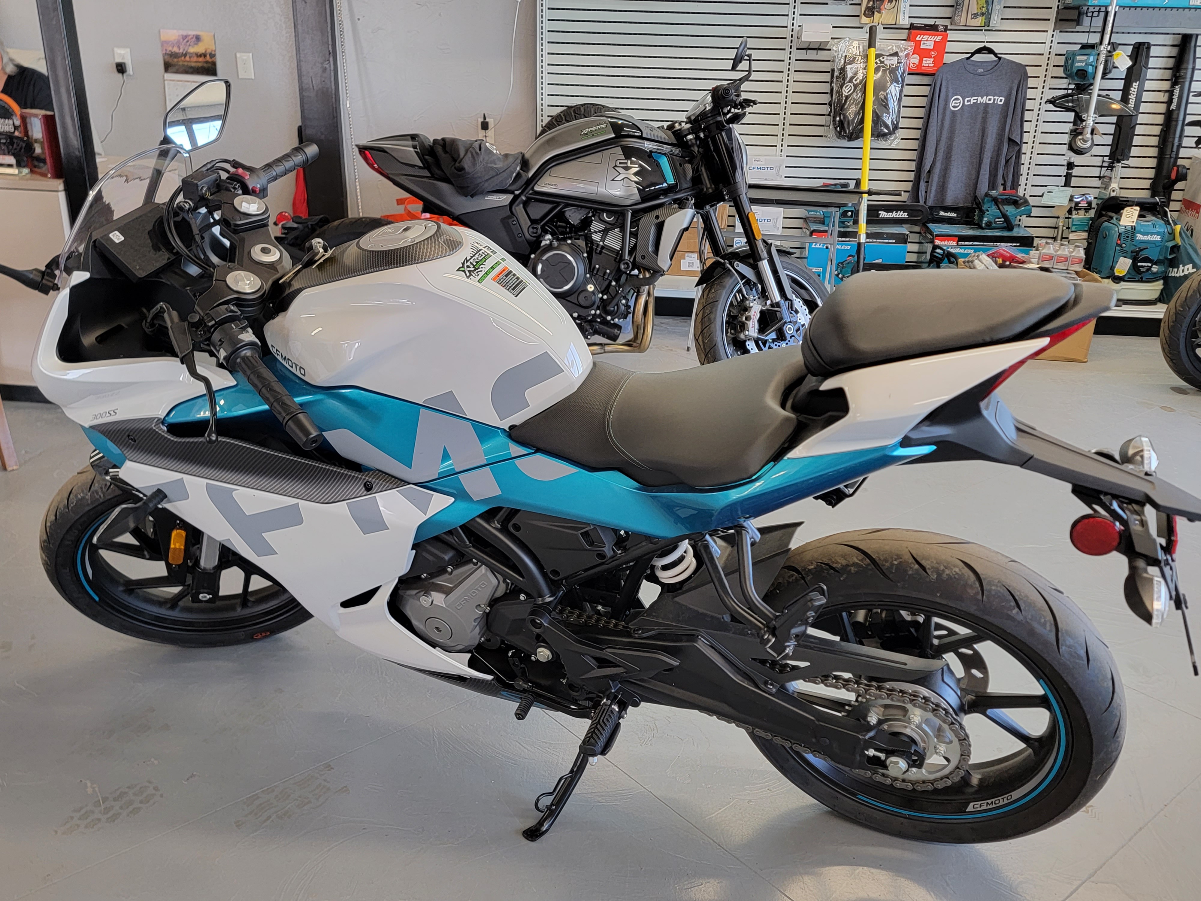 2022 CFMOTO 300 SS at Xtreme Outdoor Equipment