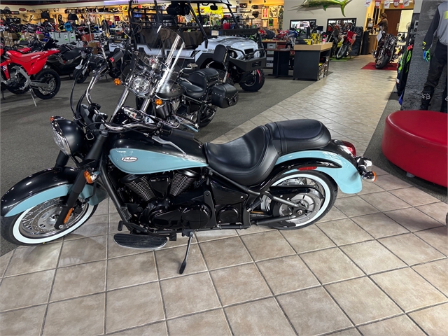 2025 Kawasaki Vulcan 900 Classic at Dale's Fun Center, Victoria, TX 77904