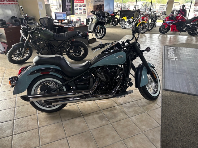 2025 Kawasaki Vulcan 900 Classic at Dale's Fun Center, Victoria, TX 77904