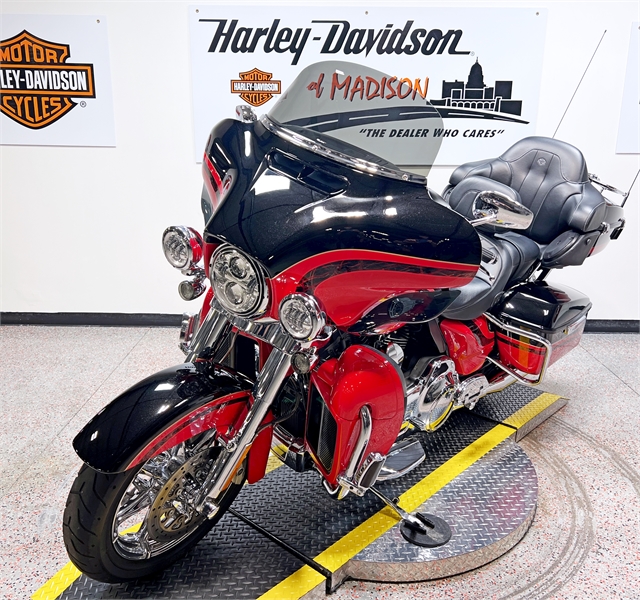 2016 Harley-Davidson Electra Glide CVO Limited at Harley-Davidson of Madison