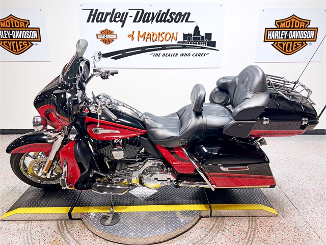 2016 Harley-Davidson Electra Glide CVO Limited at Harley-Davidson of Madison