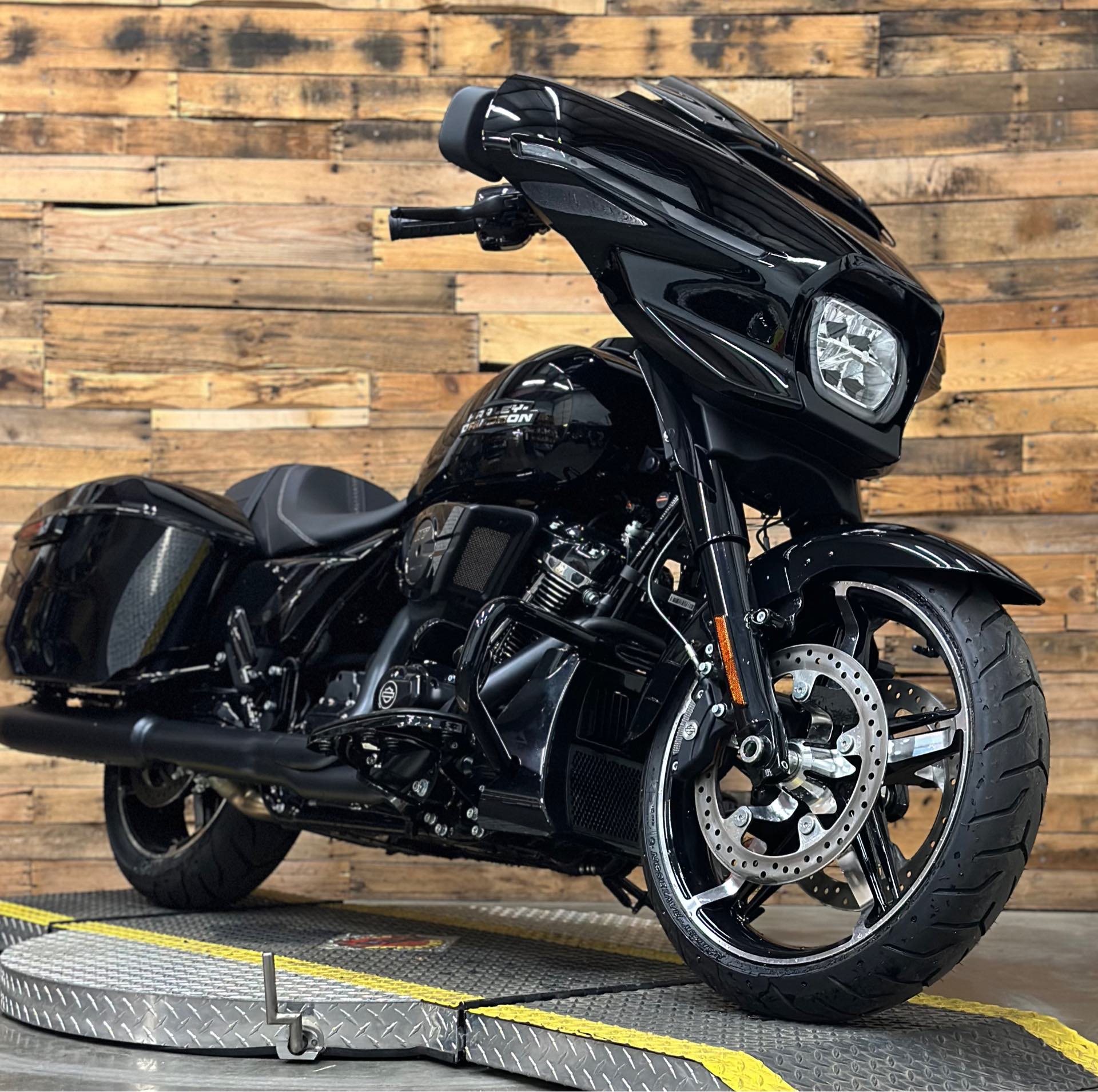 2024 Harley-Davidson Street Glide Base at Lumberjack Harley-Davidson