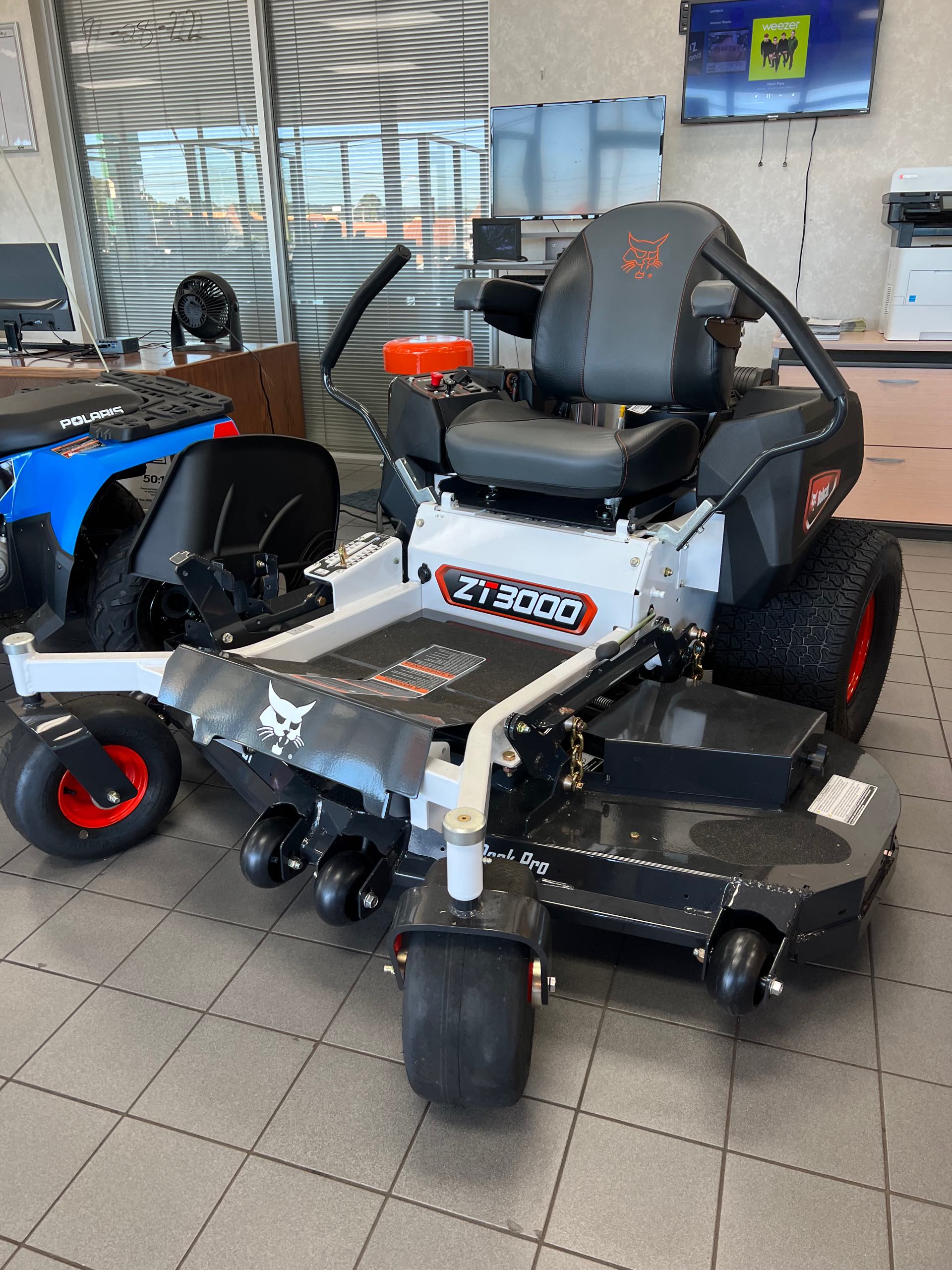 2022 Bobcat ZT3000 Zero-Turn Mower ZT3061SE at Knoxville Powersports