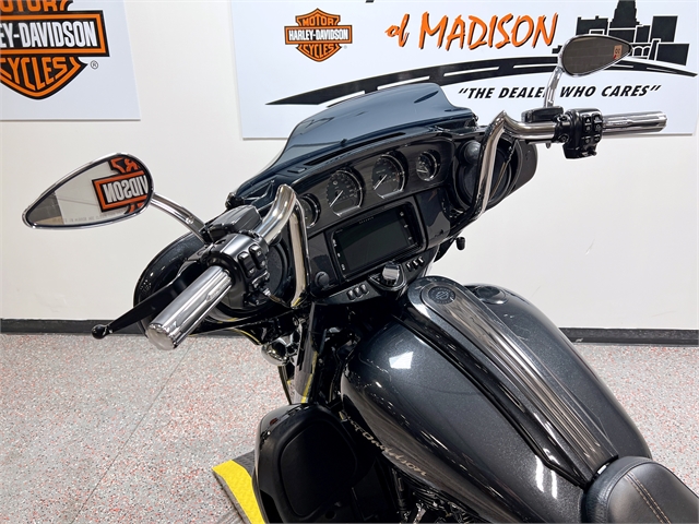 2017 Harley-Davidson Street Glide CVO Street Glide at Harley-Davidson of Madison