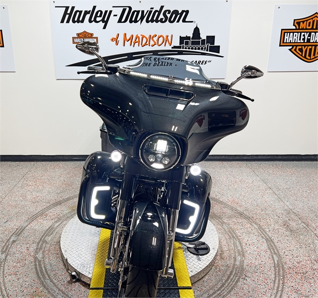 2017 Harley-Davidson Street Glide CVO Street Glide at Harley-Davidson of Madison