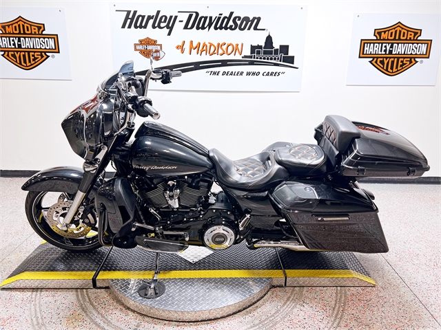 2017 Harley-Davidson Street Glide CVO Street Glide at Harley-Davidson of Madison