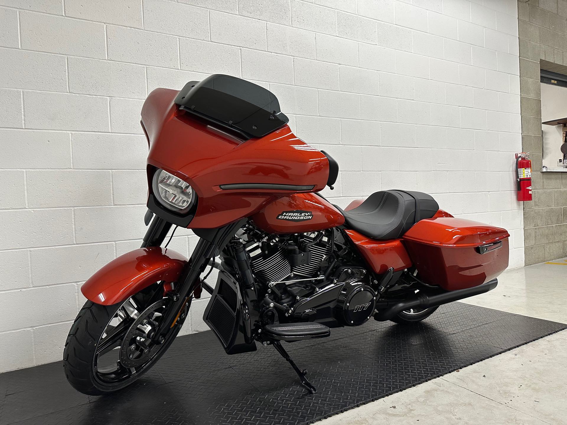 2024 Harley-Davidson Street Glide Base at Destination Harley-Davidson®, Silverdale, WA 98383