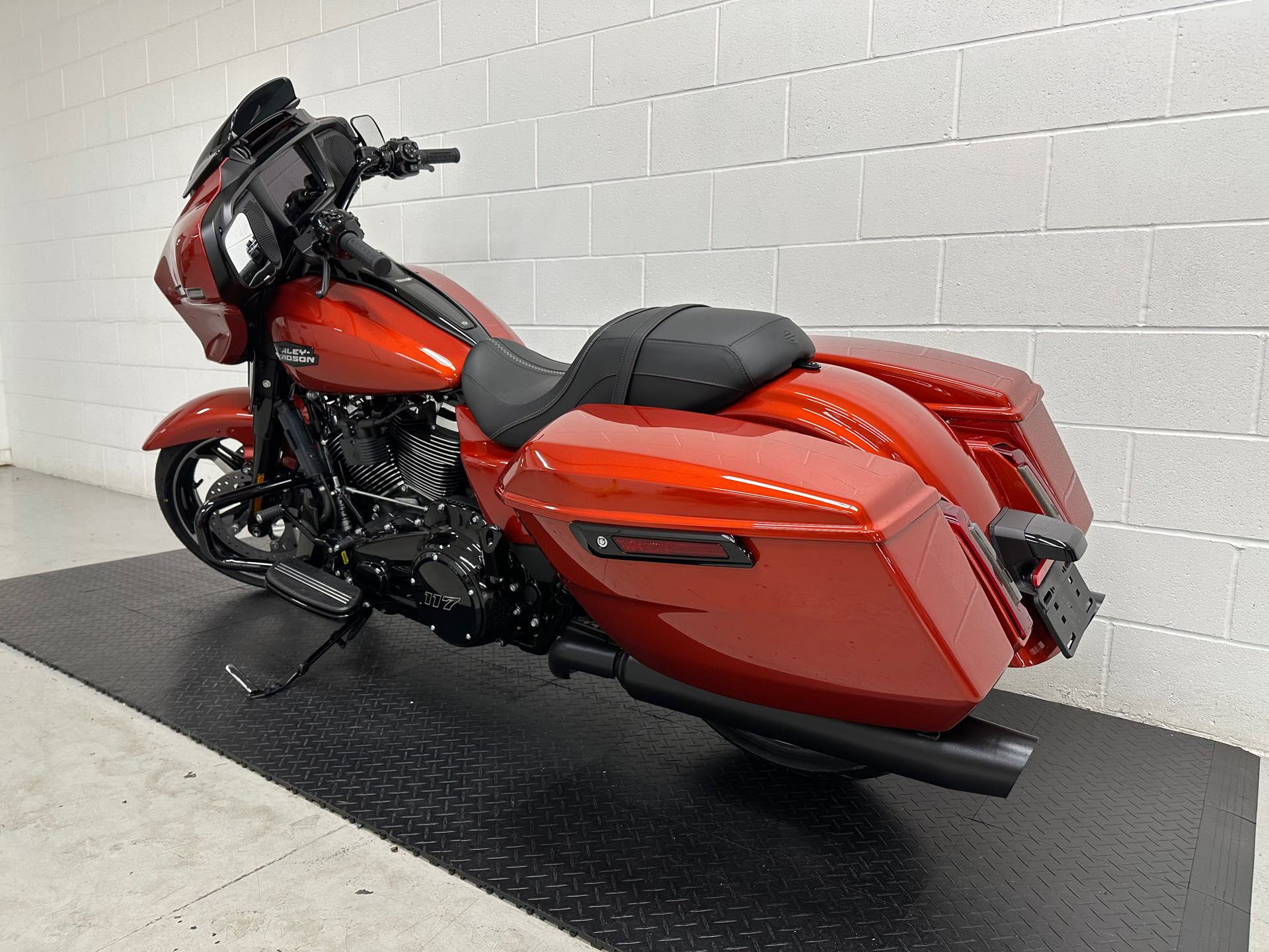 2024 Harley-Davidson Street Glide Base at Destination Harley-Davidson®, Silverdale, WA 98383