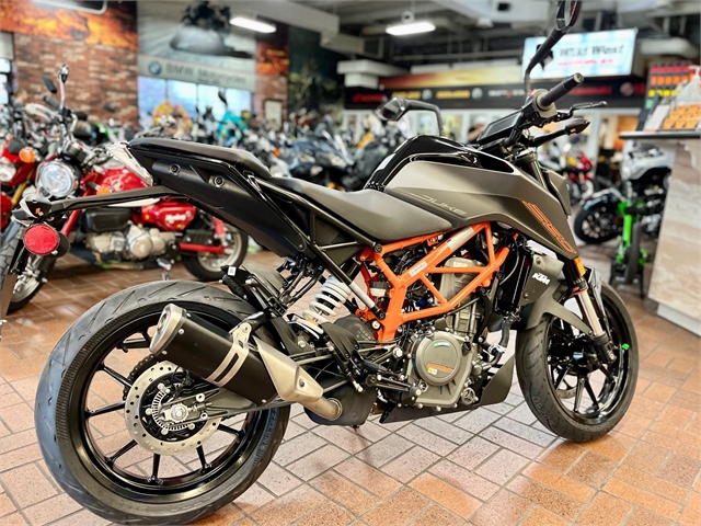 2023 KTM Duke 390 at Wild West Motoplex